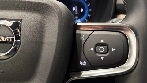 Volvo XC40 B3 G Plus Dark Auto 120 kW (163 CV)