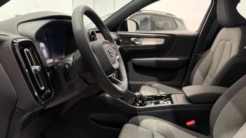 Volvo XC40 B3 G Plus Dark Auto 120 kW (163 CV)