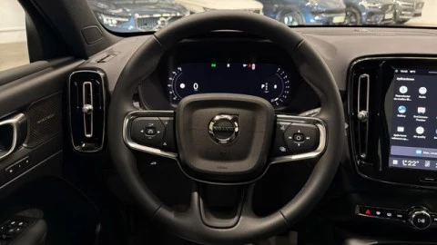 Volvo XC40 B3 G Plus Dark Auto 120 kW (163 CV)