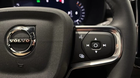 Volvo XC40 B3 G Plus Dark Auto 120 kW (163 CV)