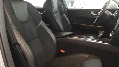 Volvo XC60 2.0 D5 AWD Momentum Auto