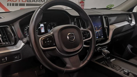 Volvo XC60 2.0 D5 AWD Momentum Auto