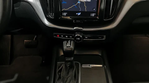 Volvo XC60 2.0 D5 AWD Momentum Auto