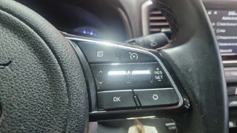 Kia Sportage 1.6 MHEV Business DCT 100kW (136CV) 4X2