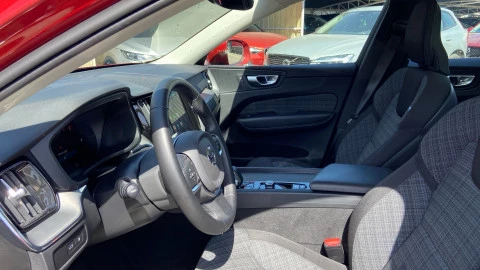 Volvo XC60 2.0 T6 AWD Recharge Core Auto