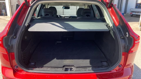 Volvo XC60 2.0 T6 AWD Recharge Core Auto