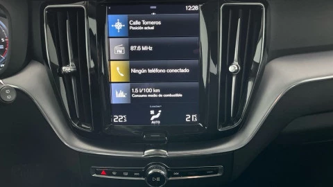 Volvo XC60 2.0 B4 D Essential Auto