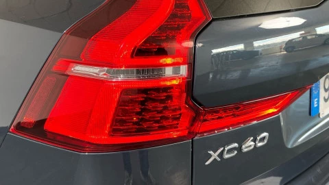 Volvo XC60 2.0 B4 D Essential Auto