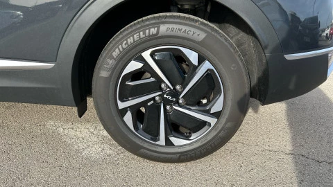 Kia Sportage 1.6 T-GDi 118kW (160CV) Drive 17 Kia Sportage 1.6 T-GDi 118kW (160CV) Drive 17