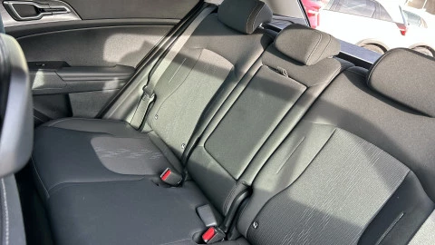 Kia Sportage 1.6 T-GDi 118kW (160CV) Drive 17 Kia Sportage 1.6 T-GDi 118kW (160CV) Drive 17