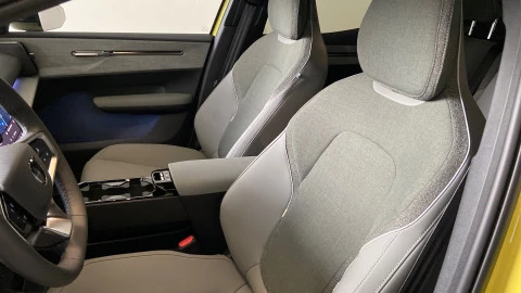 Volvo EX30 Single Motor Extended Range Plus Auto