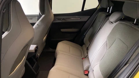 Volvo EX30 Single Motor Extended Range Plus Auto