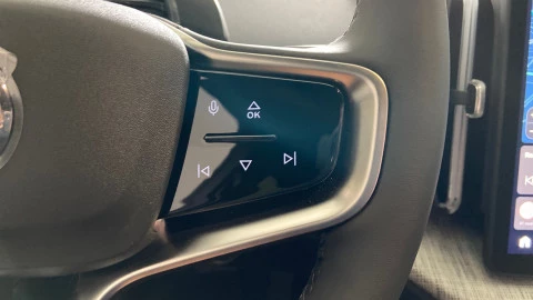 Volvo EX30 Single Motor Extended Range Plus Auto