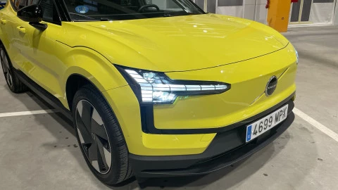 Volvo EX30 Single Motor Extended Range Plus Auto 200 kW (272 CV)