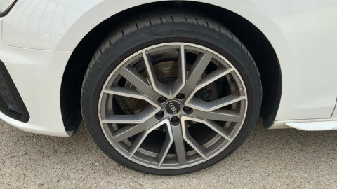 Audi A4 Avant Black line 35 TDI 120kW S tronic