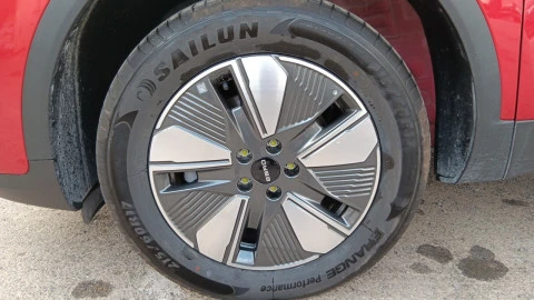 EBRO S400 1.5 DHE HEV Excellence CVT