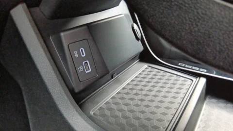 EBRO S400 1.5 DHE HEV Excellence CVT