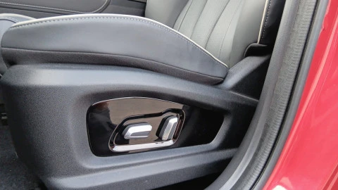 EBRO S400 1.5 DHE HEV Excellence CVT