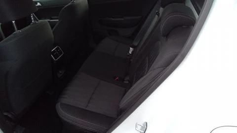 Kia Sportage 1.6 MHEV Business 100kW (136CV) 4x4