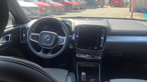 Volvo XC40 2.0 B3 G Plus Dark Auto