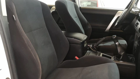 Toyota Land Cruiser 2.8 D-4D GX 7 Plazas