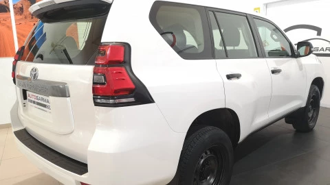 Toyota Land Cruiser 2.8 D-4D GX 7 Plazas