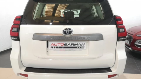 Toyota Land Cruiser 2.8 D-4D GX 7 Plazas