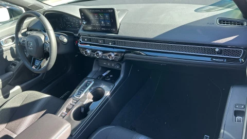 Honda Civic 2.0 i-MMD Sport CVT