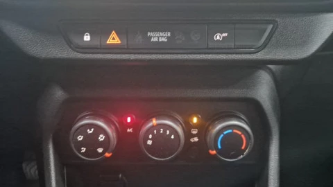 Dacia Sandero Essential SCe 49kW (65CV)