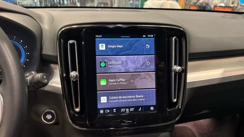 Volvo XC40 B3 G Plus Dark Auto 120 kW (163 CV)