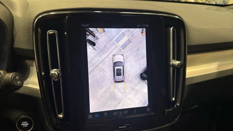 Volvo XC40 B3 G Plus Dark Auto 120 kW (163 CV)