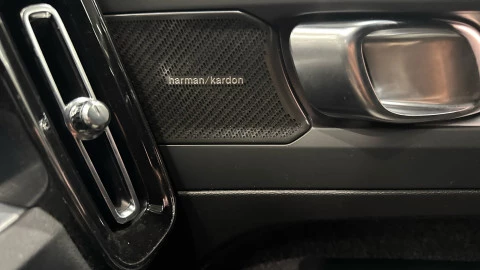 Volvo XC40 B3 G Plus Dark Auto 120 kW (163 CV)