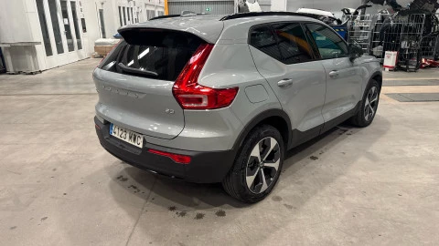 Volvo XC40 B3 G Plus Dark Auto 120 kW (163 CV)
