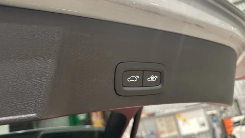 Volvo XC40 B3 G Plus Dark Auto 120 kW (163 CV)