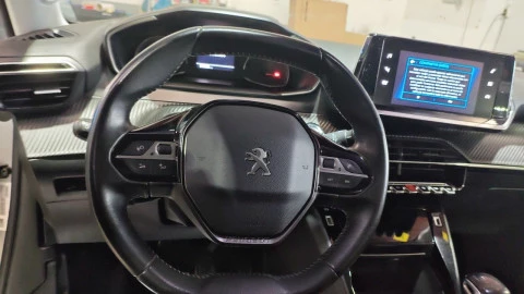 Peugeot 2008 Allure BlueHDI 100 S&S BVM6