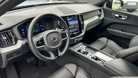 Volvo XC60 2.0 B5 G AWD Plus Dark Auto