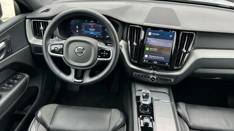 Volvo XC60 2.0 B5 G AWD Plus Dark Auto