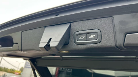 Volvo XC60 2.0 B5 G AWD Plus Dark Auto