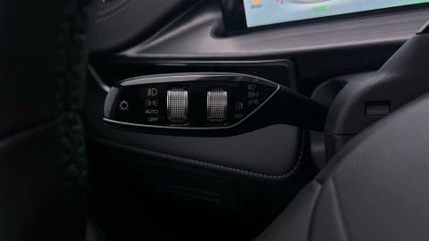 EBRO S400 1.5 DHE HEV Excellence CVT