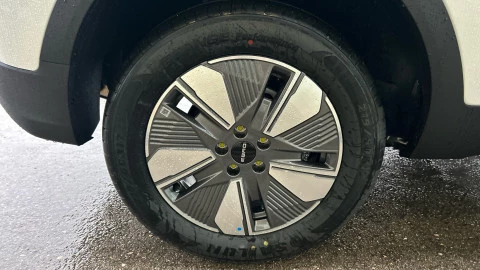 EBRO S400 1.5 DHE HEV Excellence CVT