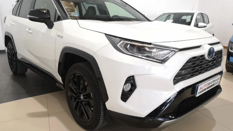 Toyota Rav4 2.5l 220H Feel!