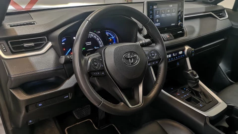 Toyota Rav4 2.5l 220H Feel!