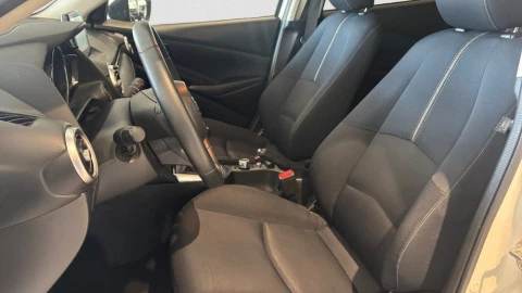 Mazda 2 Zenith