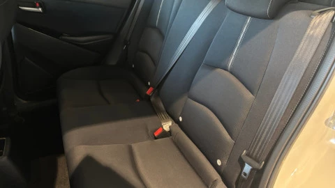 Mazda 2 Zenith