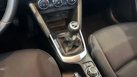 Mazda 2 Zenith