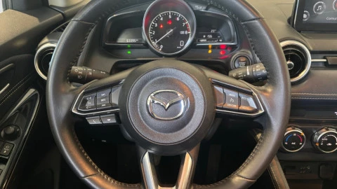Mazda 2 Zenith