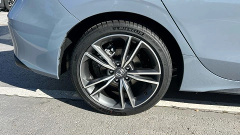 Honda Civic 2.0 i-MMD Advance CVT