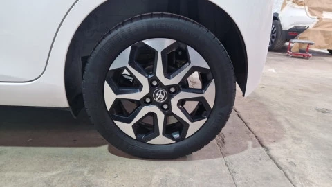 Toyota Aygo 1.0 70 x-play