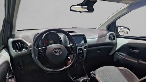Toyota Aygo 1.0 70 x-play