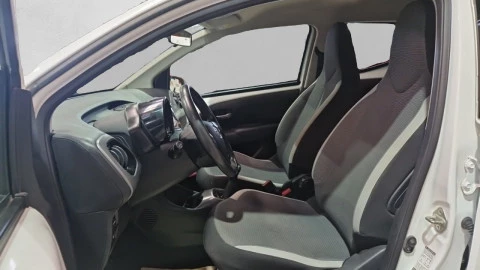 Toyota Aygo 1.0 70 x-play